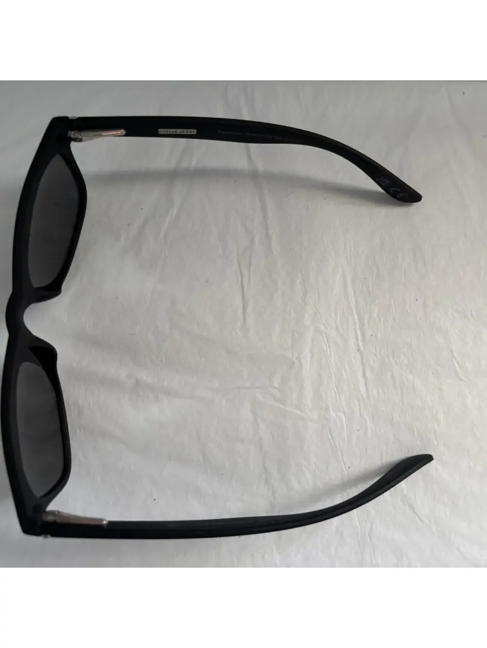 Foster Grant Men's Black Sunglass